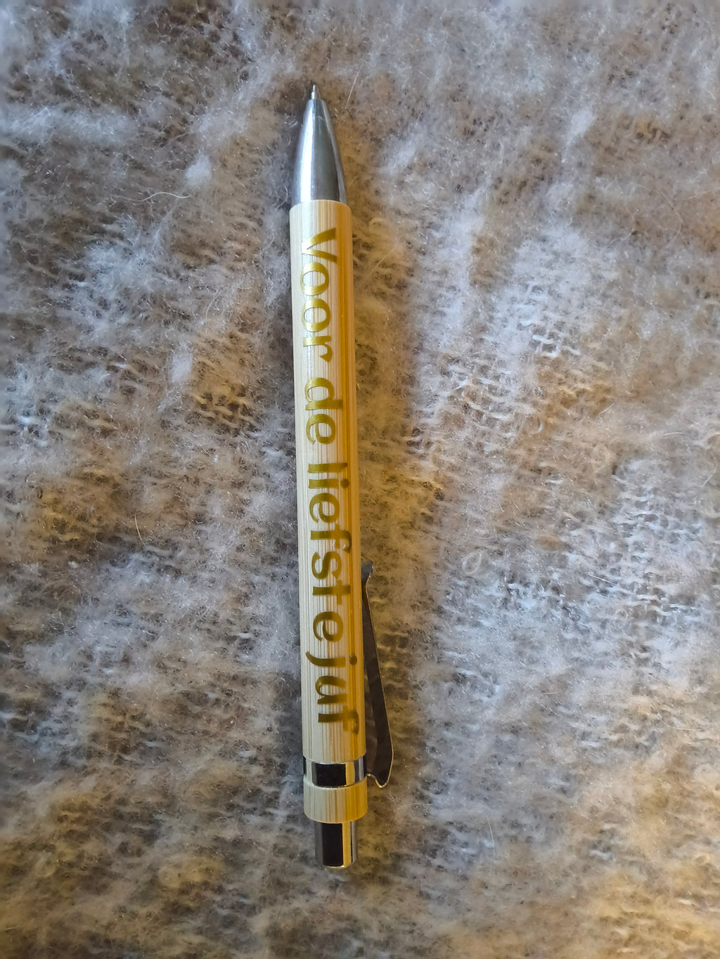 Balpen in bambou met gepersonaliseerde tekst.