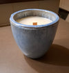 Licht blauwe kaarsen pot